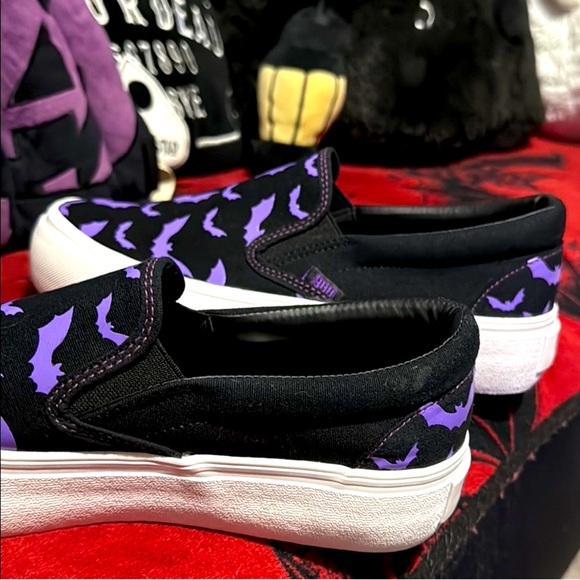 YRU Goth Women’s Purple and Black Bat Slip On Sneakers Size 10 New Without Box - Picture 6 of 6